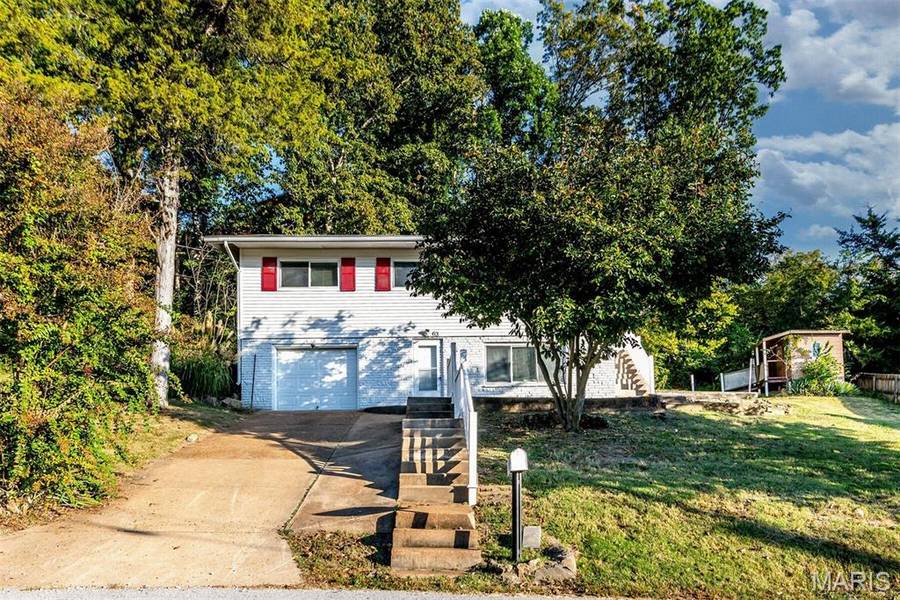 63 Patricia PL, Fenton, MO 63026