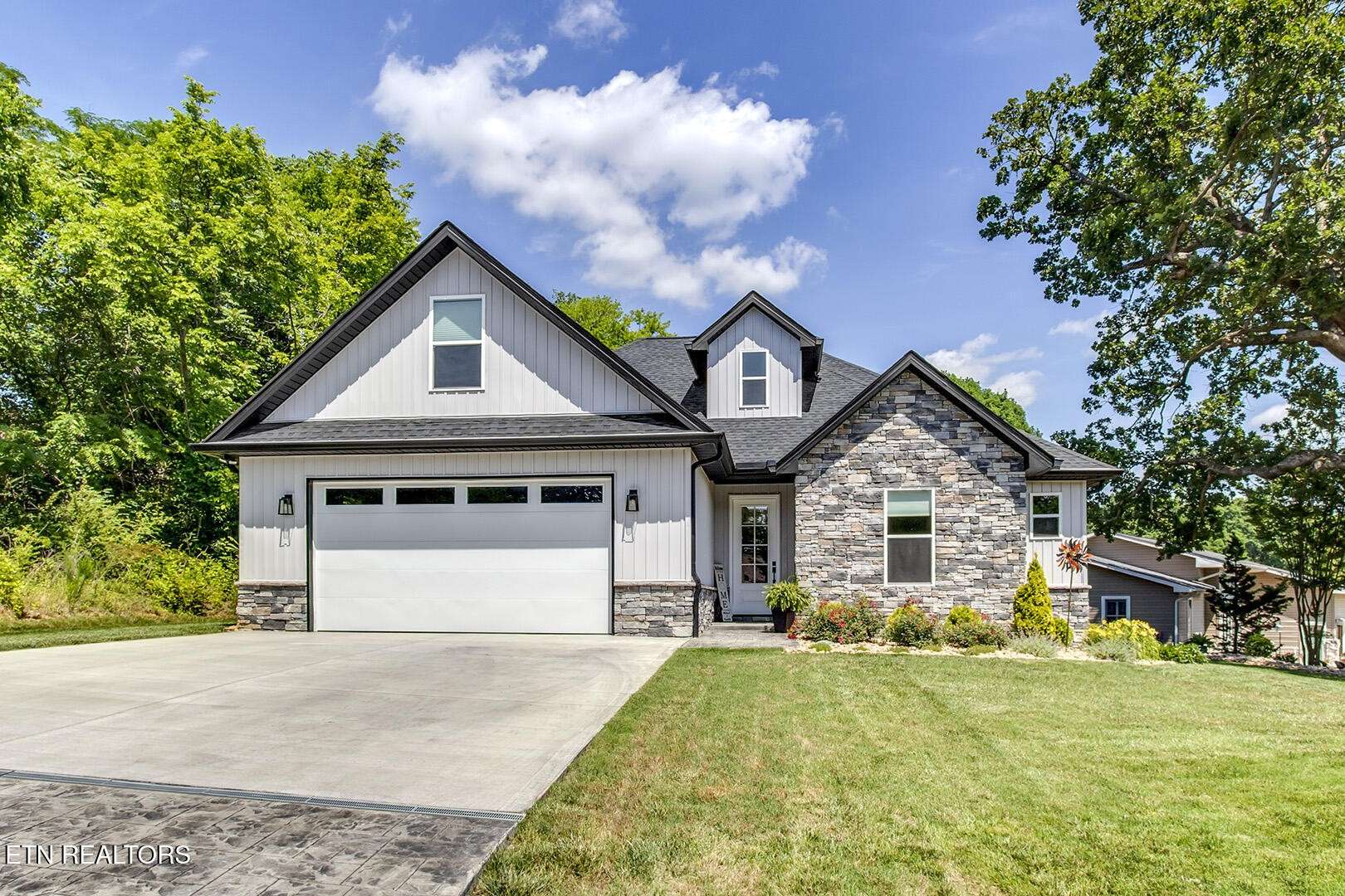 141 Daleyuhski Way, Loudon, TN 37774