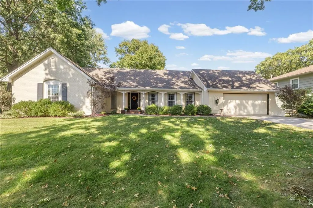 7812 W 100th TER, Overland Park, KS 66212