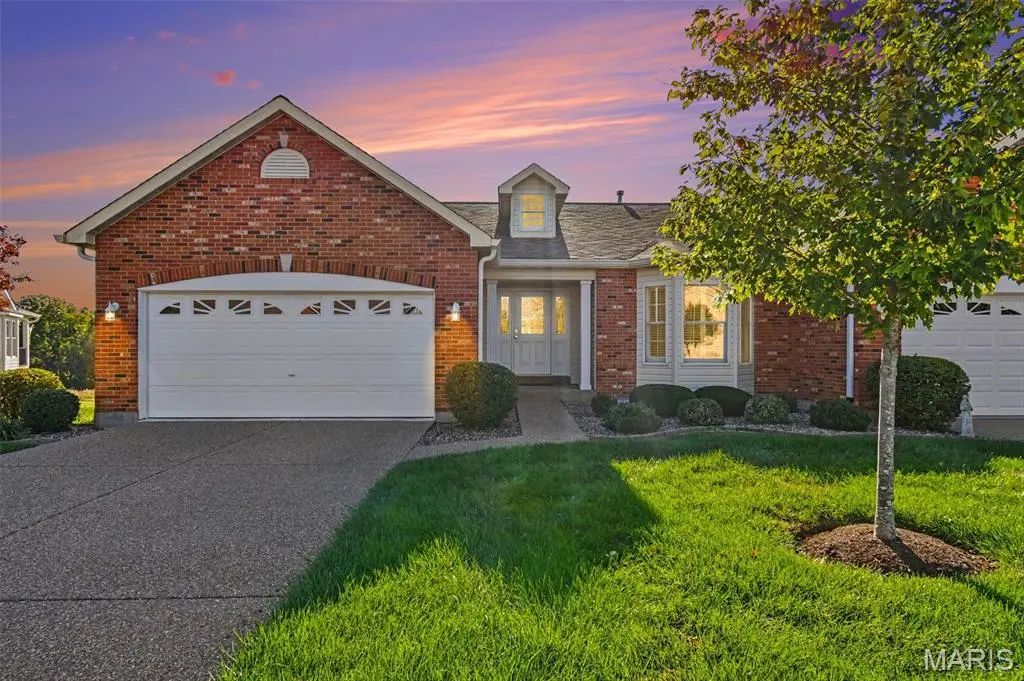 4 Putting Green DR, Dardenne Prairie, MO 63368