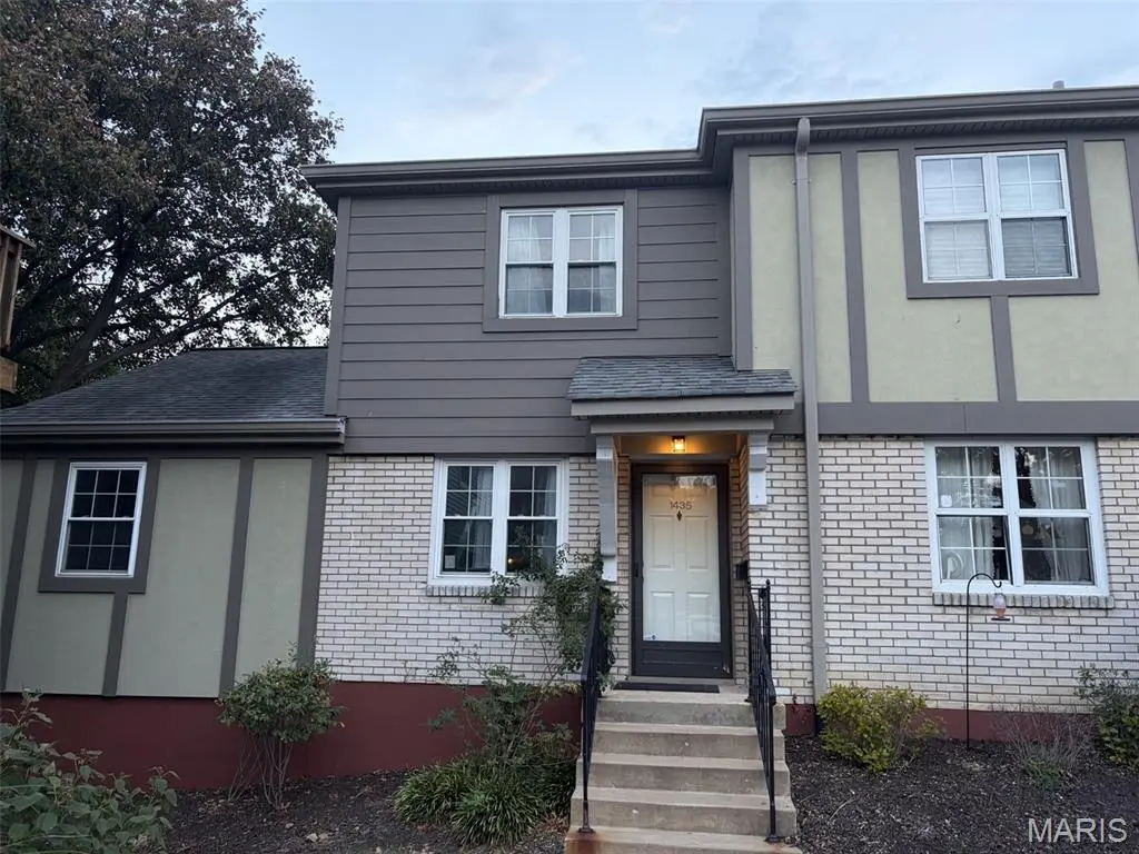1435 Oriole PL, Brentwood, MO 63144