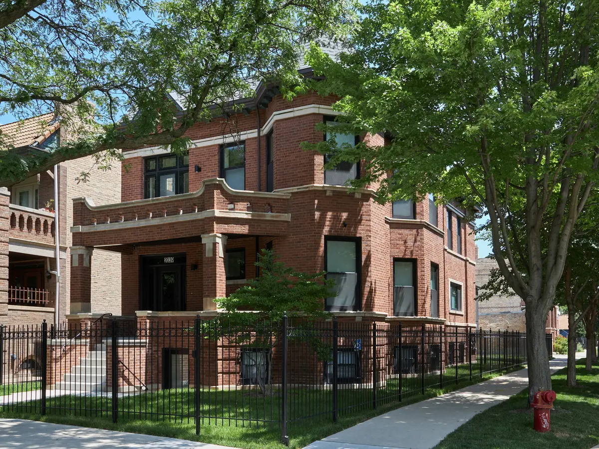 2039 N Humboldt BLVD, Chicago, IL 60647