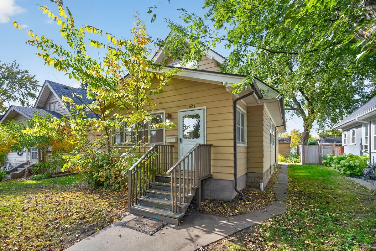 1007 Victoria ST N, Saint Paul, MN 55103