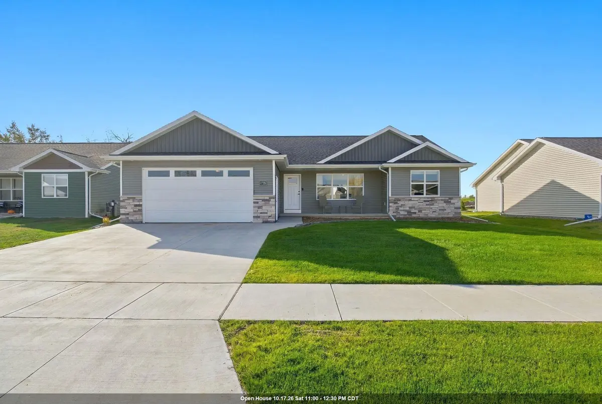 1729 FREEMAN DR, Neenah, WI 54946