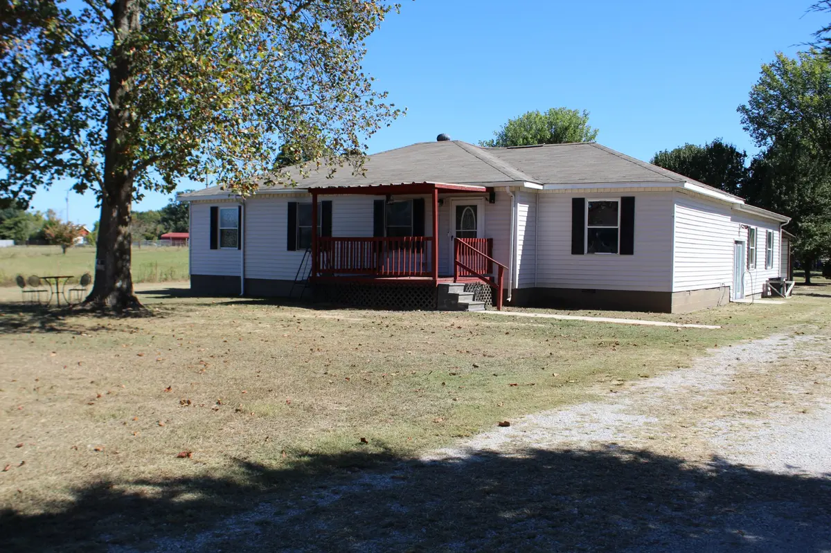 537 Isbell Ln, Decherd, TN 37324