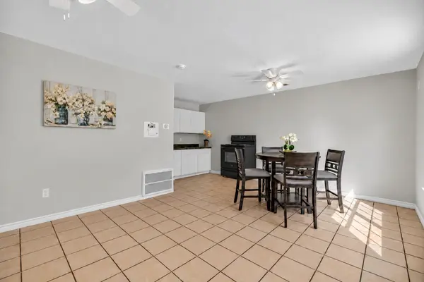 417 N Blanco ST, Lockhart, TX 78644