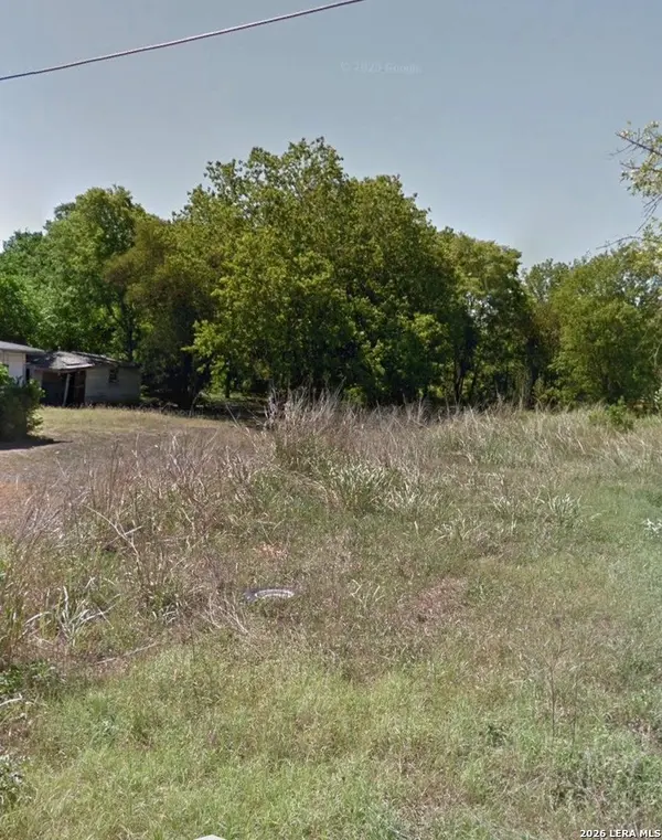 737 Newton Ave, Seguin, TX 78155
