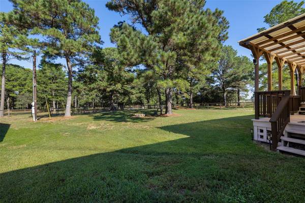 260 Pine Valley LOOP, Smithville, TX 78957