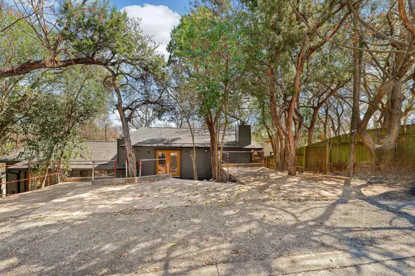 905 Hillyer ST, San Marcos, TX 78666