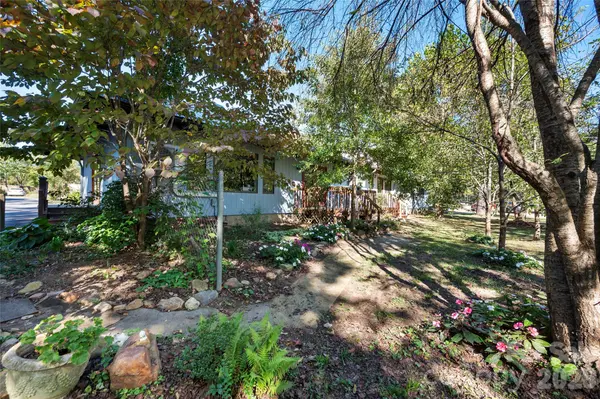 130 Center AVE, Black Mountain, NC 28711