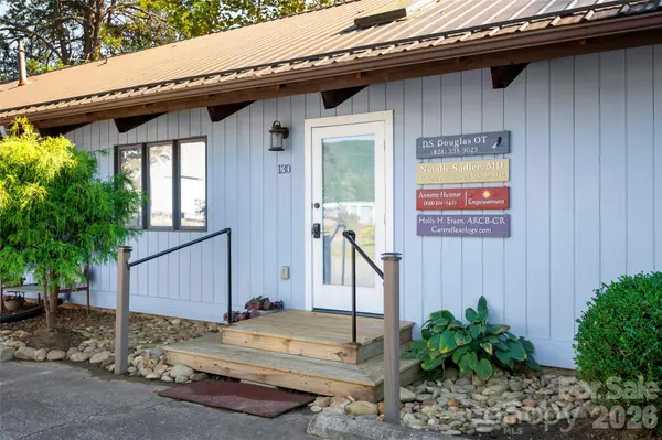 130 Center AVE, Black Mountain, NC 28711