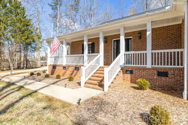 2329 Millbrook DR, Haw River, NC 27258