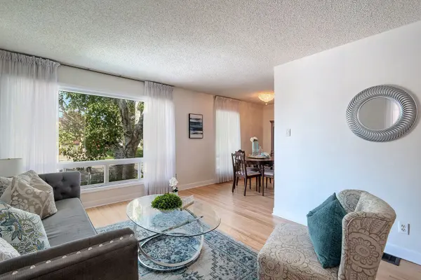 887 Brimorton DR, Toronto E09, ON M1G 2T8