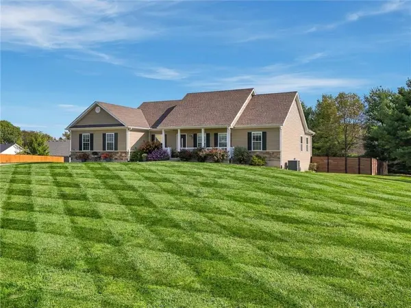 17265 Cortona DR, St Joseph, MO 64505