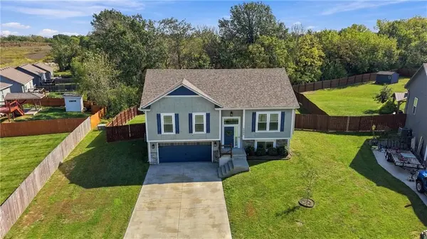 1003 NW 3rd ST, Oak Grove, MO 64075