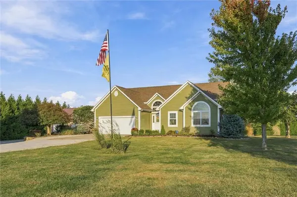 27423 New Lancaster RD, Louisburg, KS 66053