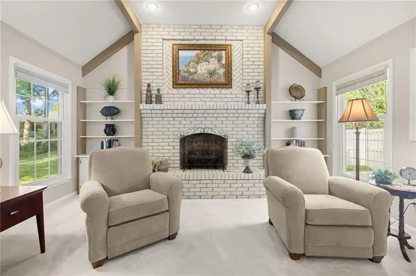 7812 W 100th TER, Overland Park, KS 66212