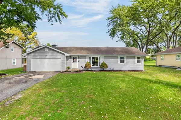 114 W 8th ST, Kearney, MO 64060