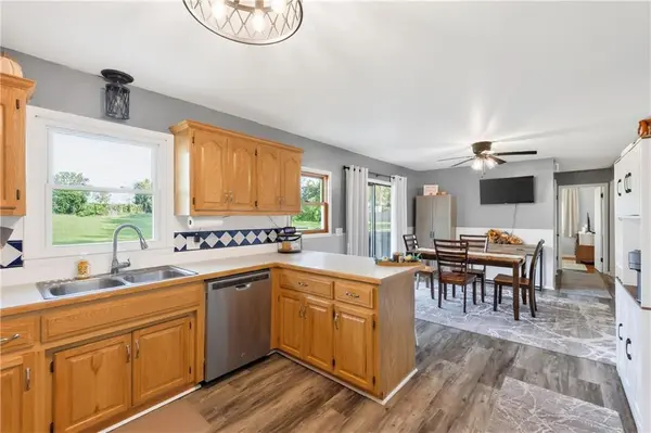 114 W 8th ST, Kearney, MO 64060