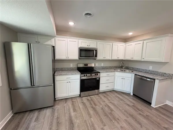 919 W Valley ST, St Joseph, MO 64504