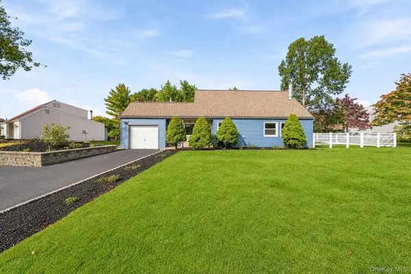 2597 Farsund DR, Yorktown Heights, NY 10598