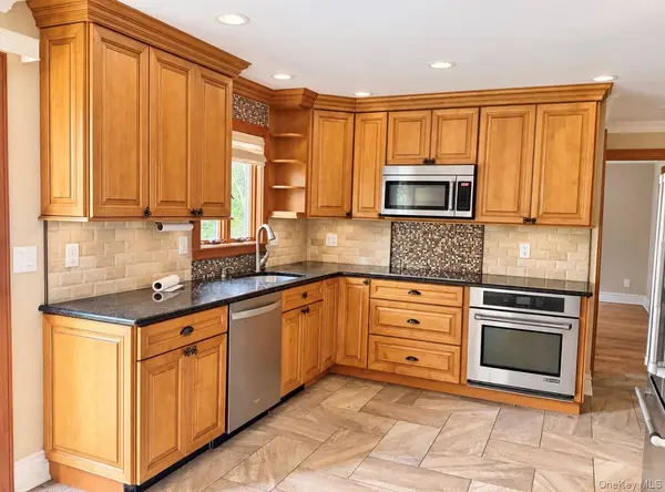90 amherst ST, Garden City, NY 11530