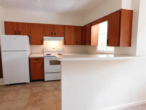 26 Overlook DR #REAR, Warwick, NY 10990