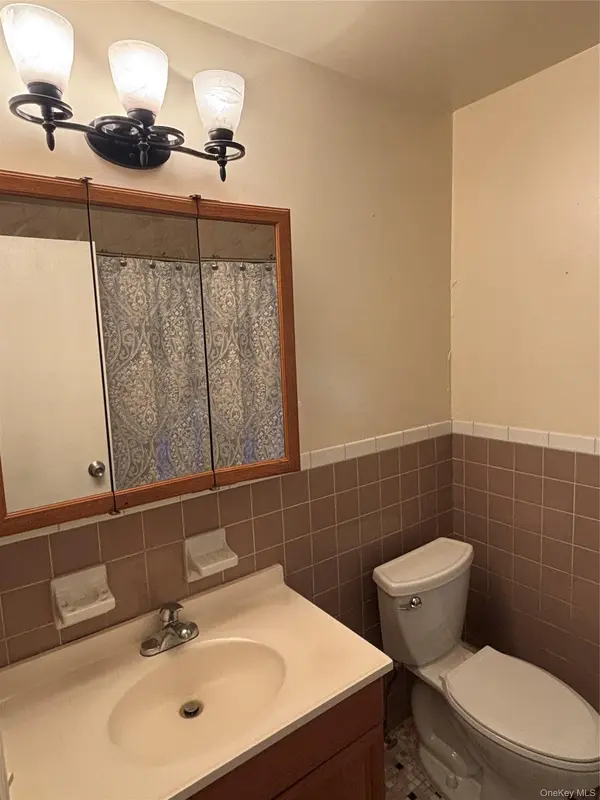 86 Demarest AVE #4, West Nyack, NY 10994