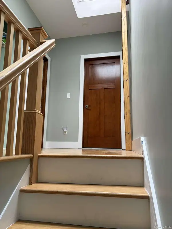 23-61 19th ST, Astoria, NY 11105