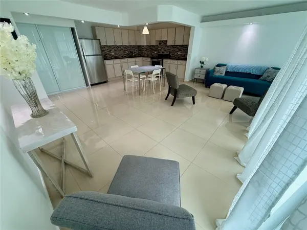 6410 ISLA VERDE #1 B, Carolina, PR 00979