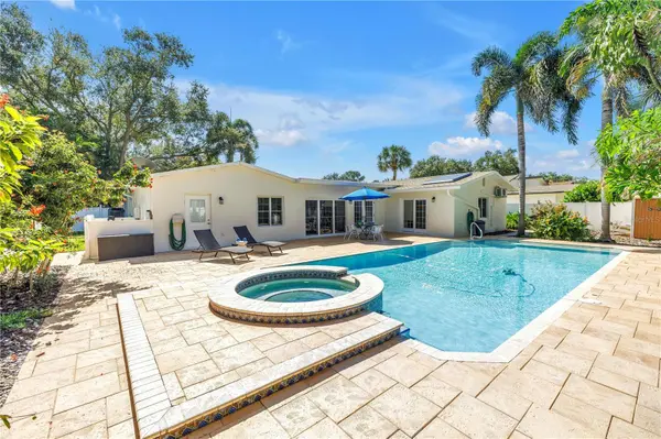 146 GIRALDA BLVD NE, St Petersburg, FL 33704