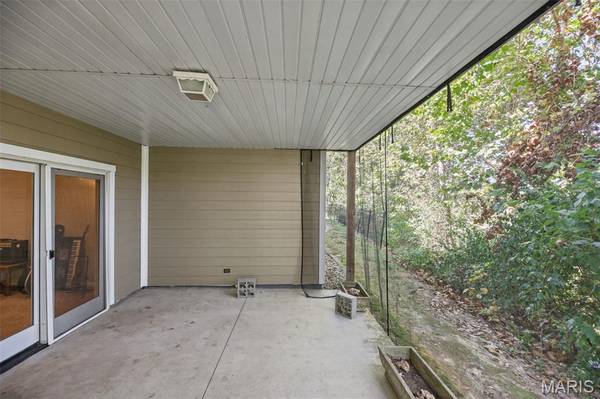 1808 Sycamore Hill DR, Godfrey, IL 62035