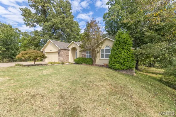 106 Fairway DR, Poplar Bluff, MO 63901