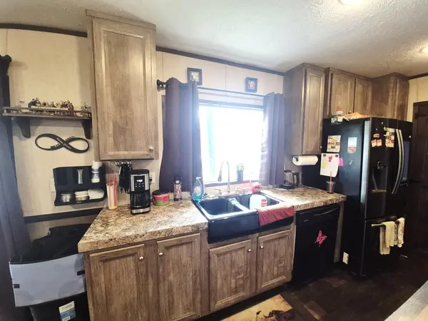 2175 Grand AVE, Eldorado, IL 62930