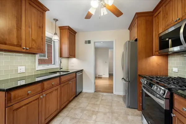 5233 Suffield CT, Skokie, IL 60077