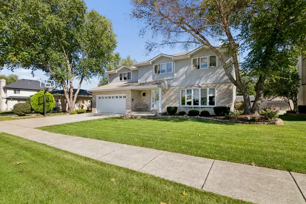 1163 Walter ST, Lemont, IL 60439