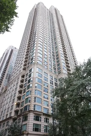 25 E Superior ST #606, Chicago, IL 60611