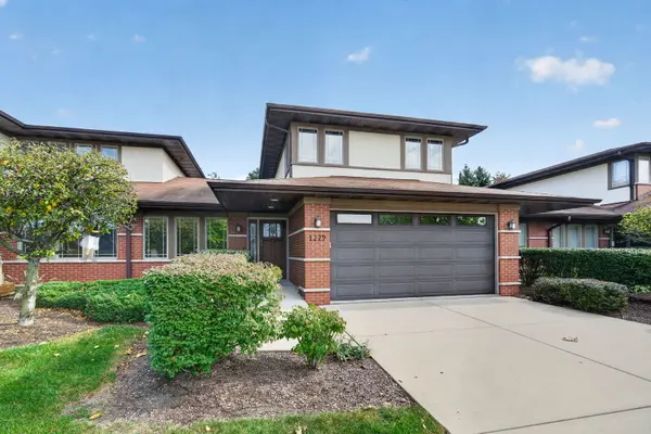 1229 Prairie LN, Lemont, IL 60439