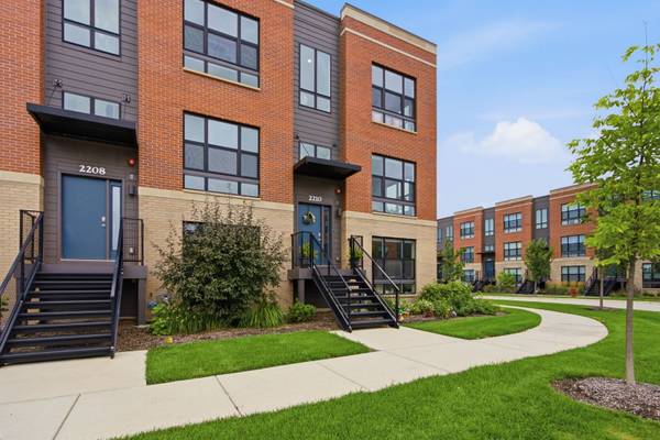 2210 Venture DR, Schaumburg, IL 60173