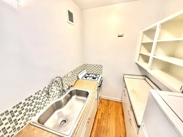 6101 N Sheridan RD #11E, Chicago, IL 60660