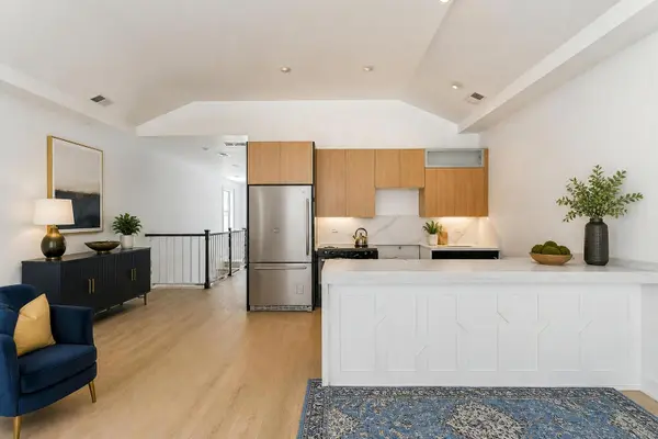 5302 S Prairie AVE, Chicago, IL 60615