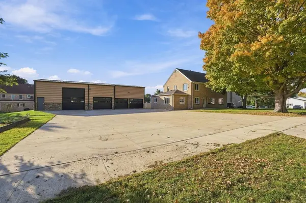 239 S Walnut AVE, New Hampton, IA 50659