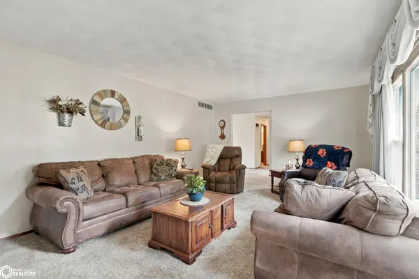 4224 120Th AVE, Burlington, IA 52601