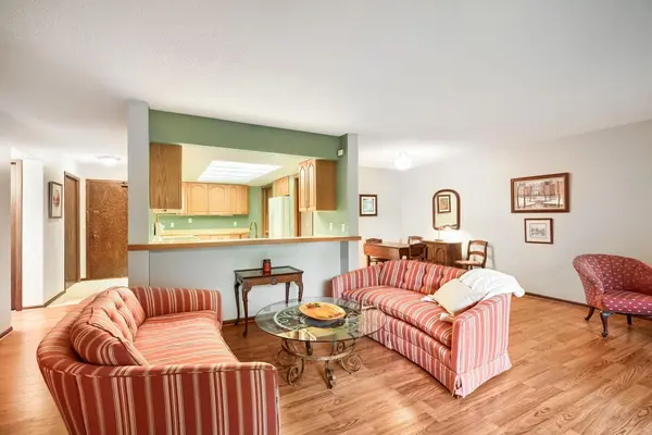 8441 Irwin RD #106, Bloomington, MN 55437