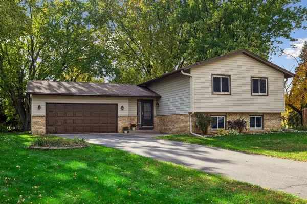 1080 Churchill CIR, Shoreview, MN 55126
