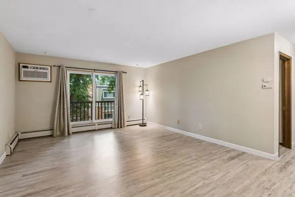 7414 W 22nd ST #302, Saint Louis Park, MN 55426