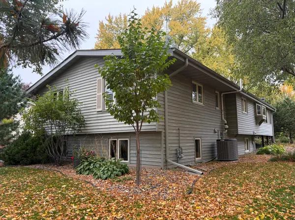 5616 Countryside RD, Edina, MN 55436