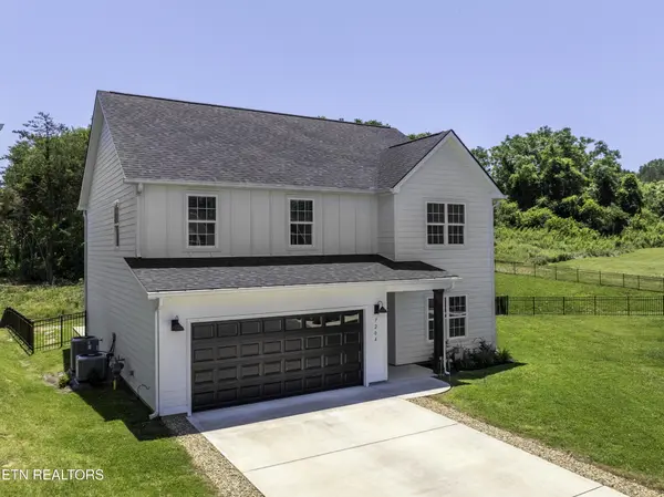7204 Orchard Harvest Lane, Knoxville, TN 37924