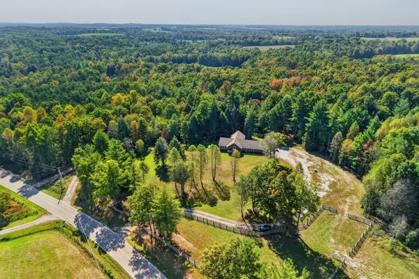 4282 Standing Rock Rd, Jamestown, TN 38556