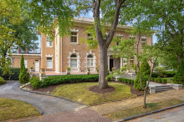 900 Vine Street #9, Chattanooga, TN 37403